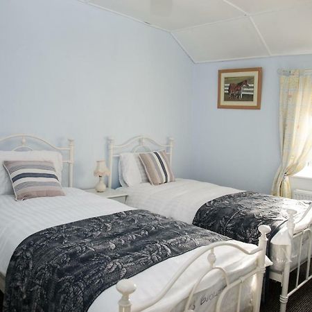 Barney'S Lodge Malin Extérieur photo